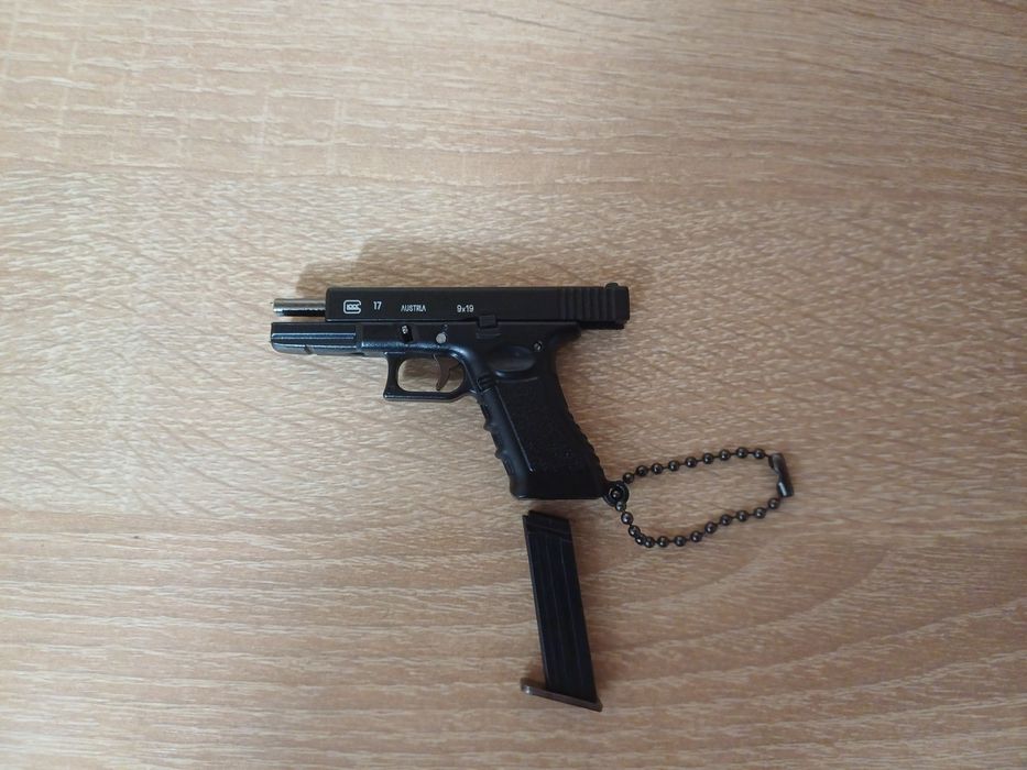 Брелок Glock17  повністю розбірний метал/пластик