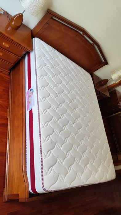 Quarto Completo (cama+mesas cabeceira+cómoda)