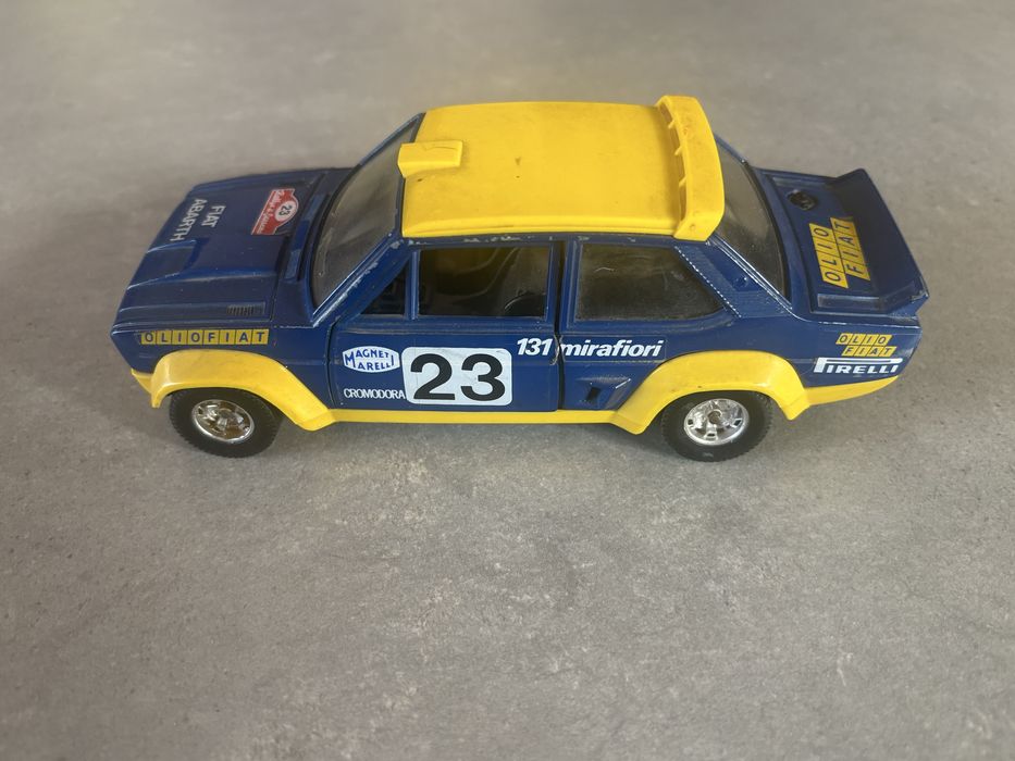 Fiat 127 Burago Fiat 131 Abarth Rally Model Bburago Skala 1/24
