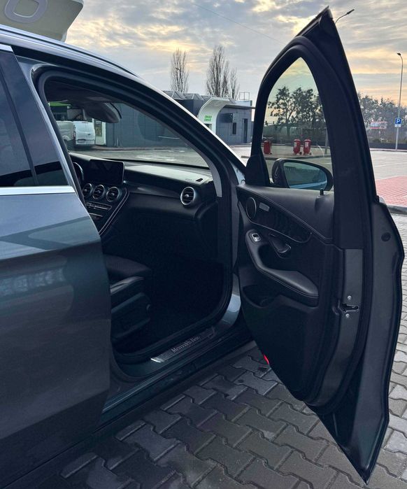 Mercedes-Benz GLC-Class 2019