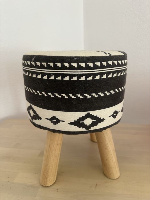 Banco decorativo pequeno