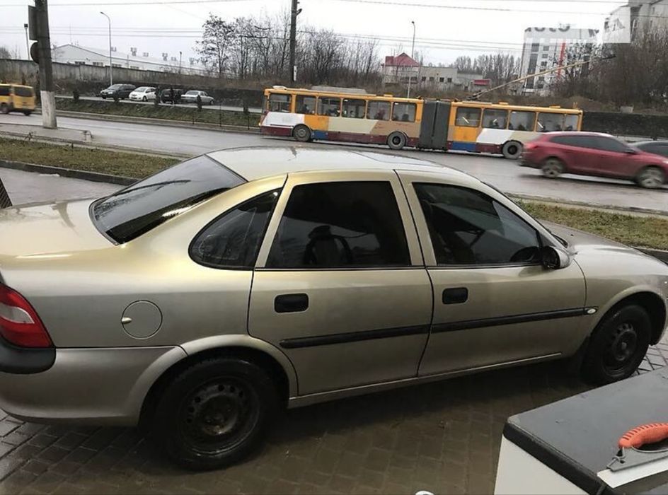 Опель Vectra b На ходу сів поїхав Всі питання по телефону!