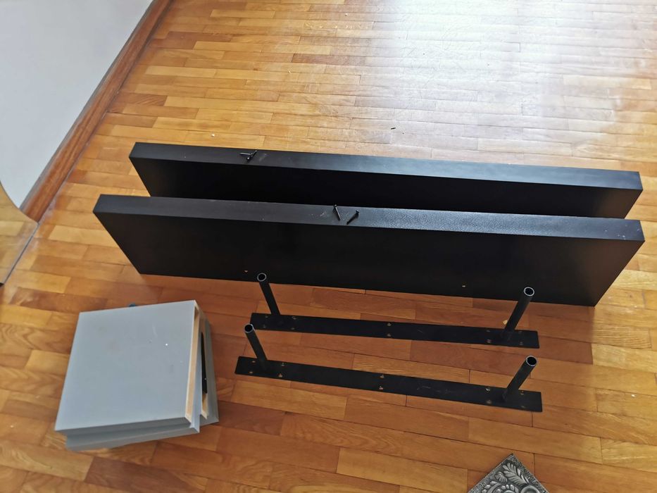 Dou prateleiras a quem vier buscar