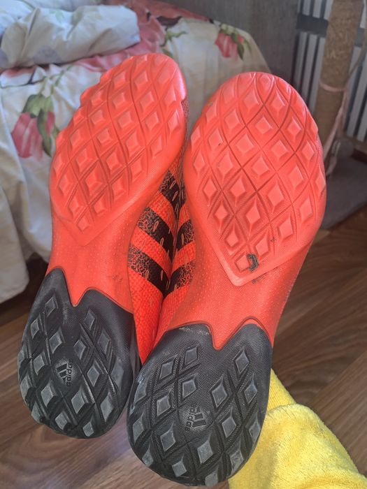 Сороконіжки Adidas predator арт і гуглі і на бірці:AdidasFY6300