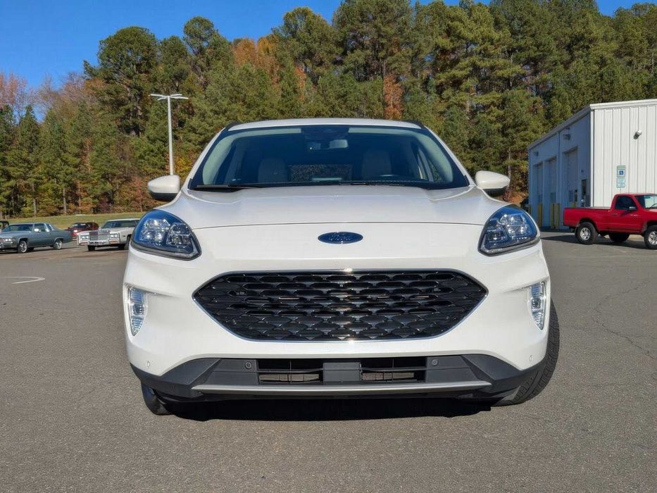 Ford Escape Hybrid Titanium      2020