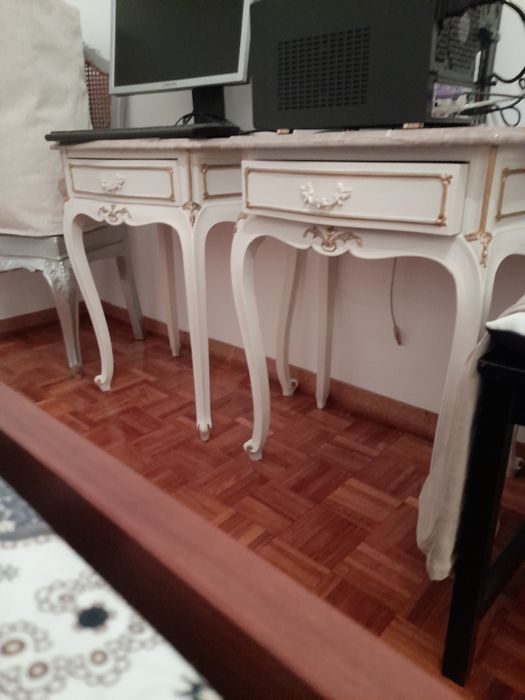 Mesas de cabeceira com estilo clássico