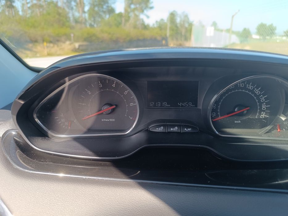 Peugeot 208 1.2 pluetech COMO NOVO
