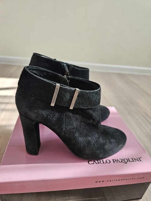 Замшевые ботинки