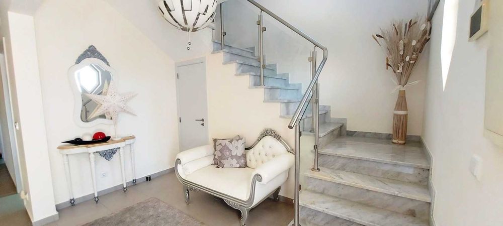 Divã Recamier / Chaise Longue Estilo Barroco (Branco e Prata) – Excelente Estado