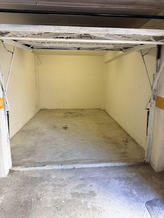 Arrendo Garagem Individual - junto estaçao caminhos ferro