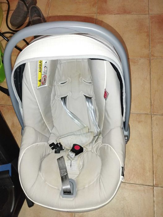 Carrinho de bebe e ovo com base com isofix