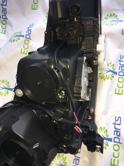 Фари Nissan Leaf ZE1 (USA) галоген та LED