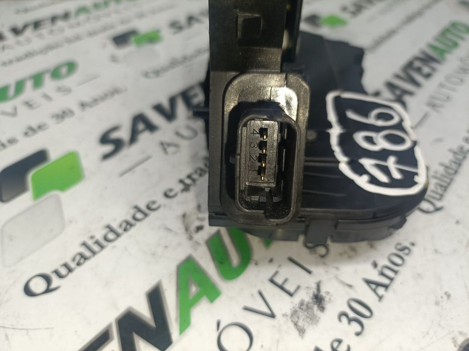 Fechadura / fecho porta trás direito RENAULT Clio IV (BH_)
