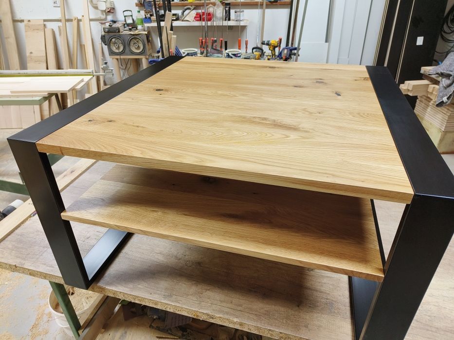 Szafka RTV lity dąb, jesion, lakier olej