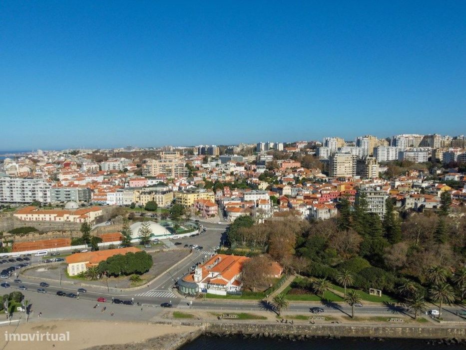 Apartamento T1 com varanda, na Foz do Douro
