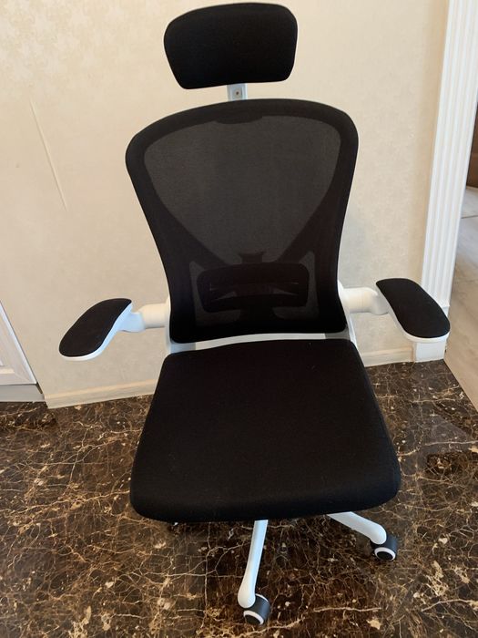 Офисные кресла.Регулировака высоты.Фиксированные высотные подлокотники