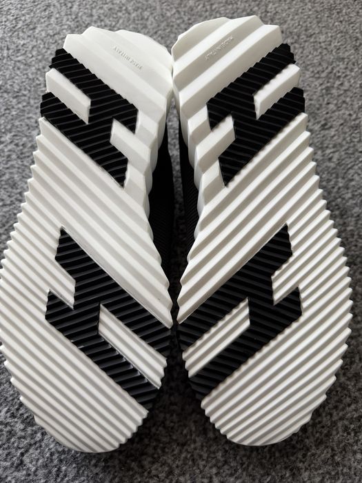 Super sneakersy H 38