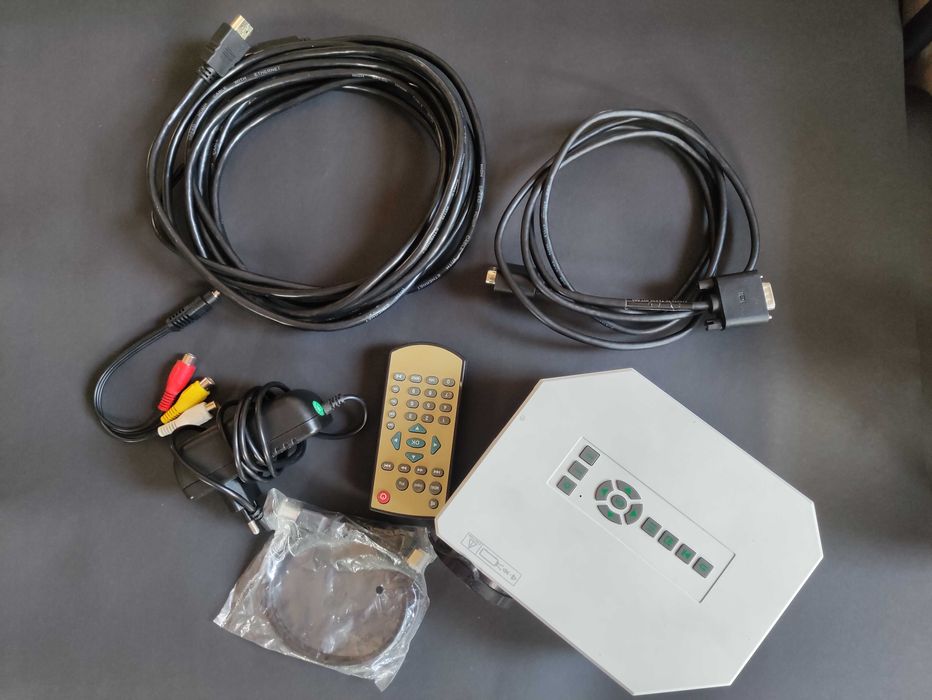 LED projektor 480p 150lux