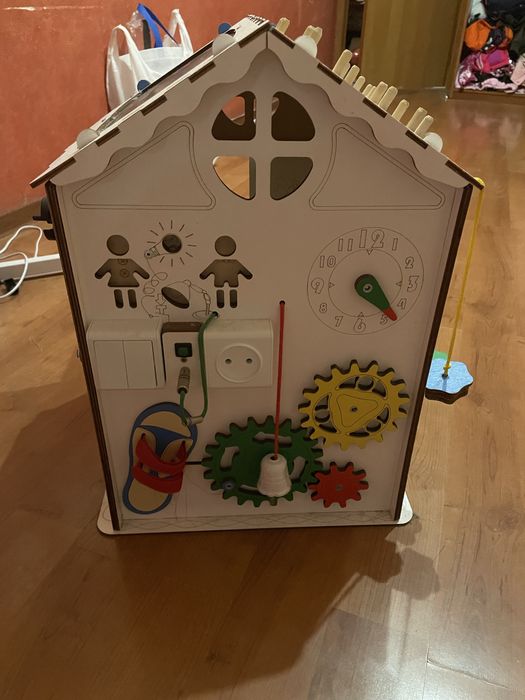 Бізікуб для дітей