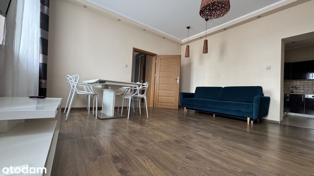 Przestronne mieszkanie w kamienicy z balkonem