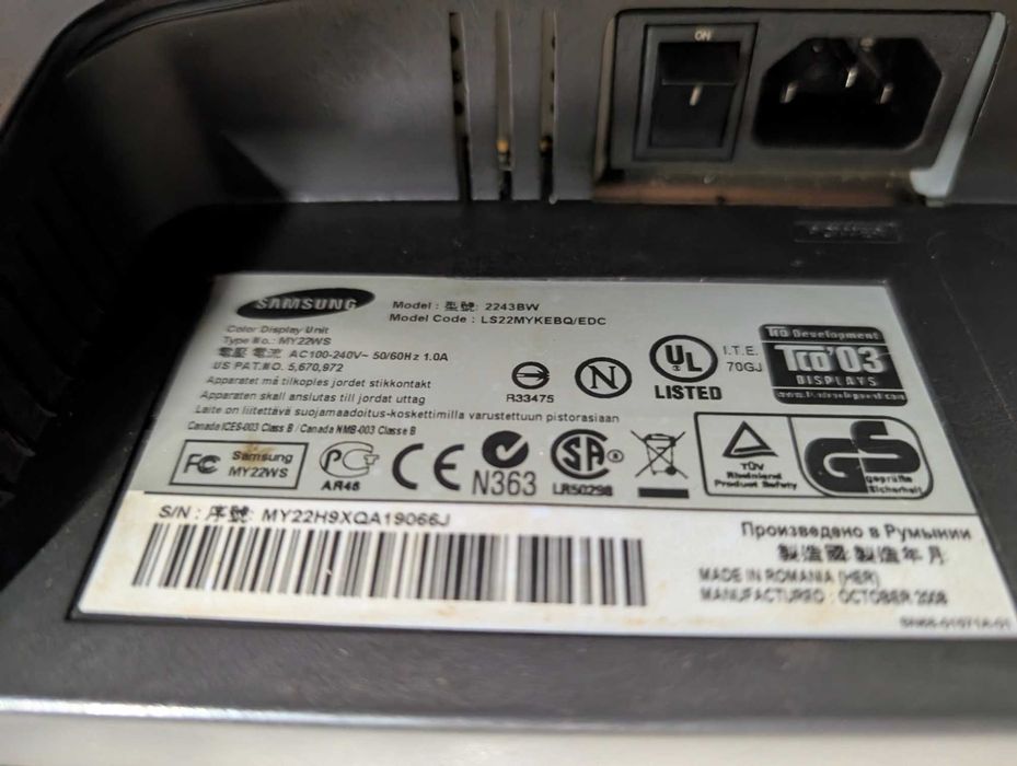 Monitor Samsung SyncMaster 2243BW – 22 cale, sprawny