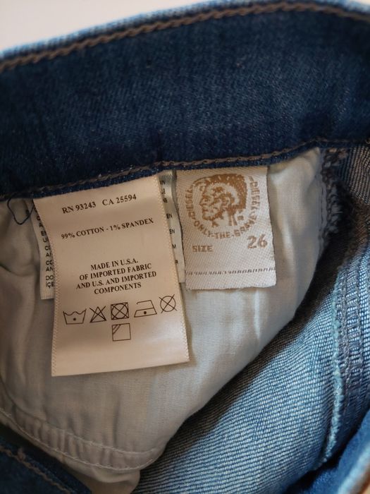 Niebieskie Jeansy Diesel.