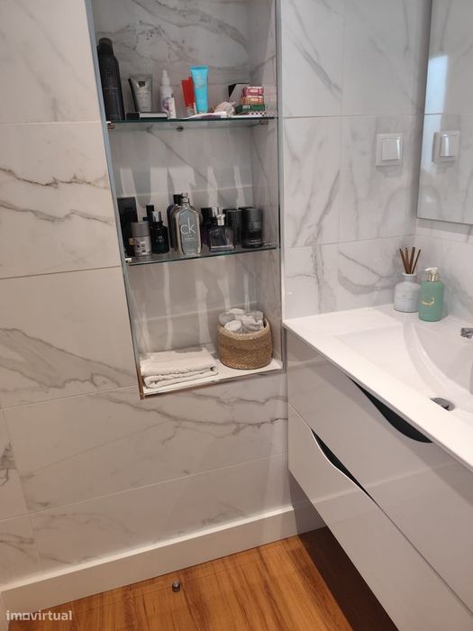 Apartamento T2 para Arrendamento | Arroios
