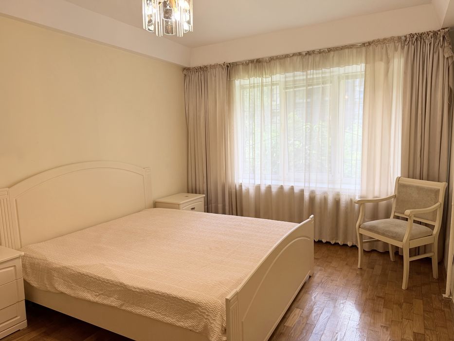 Продам 2к квартиру Печерский район Либідська Палац Украина В.Тютюнника 47
