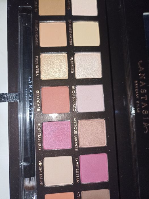 Paleta cieni do powiek ABH Modern Renaissance