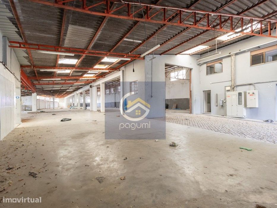 Armazém Industrial em Penamaior - Excelente Localização e Infraestr...