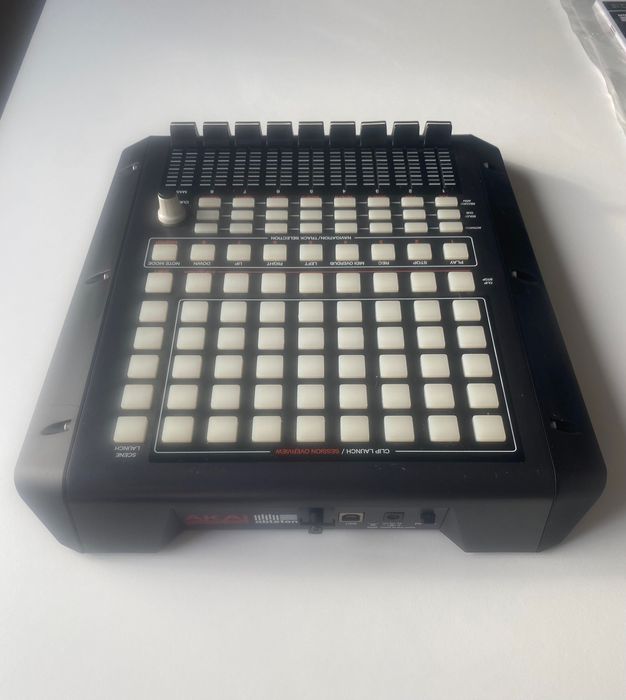 Akai APC 20 (MIDI Controller)