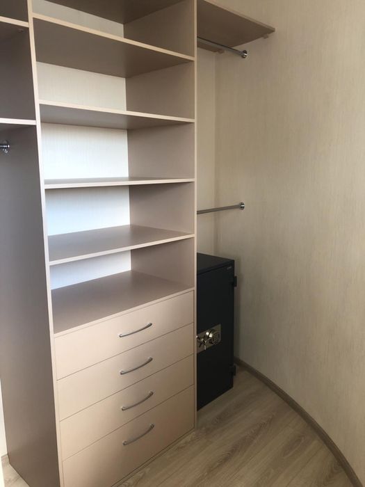 Продаж будинку з басейном в Лісниках 380 м2