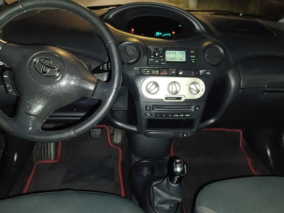 Toyota Yaris 1.0 VVT-i.69CV.Como Novo! 144.589Kms!Negociável-URGENTE!