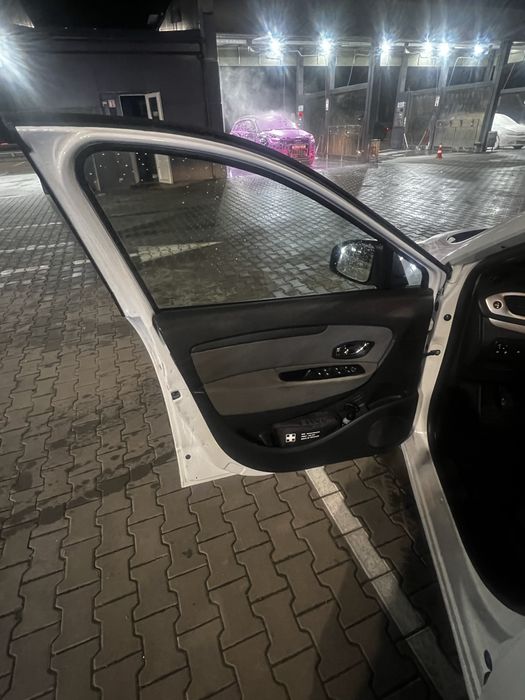 Рено Гранд Сценік 2011 рік К9К