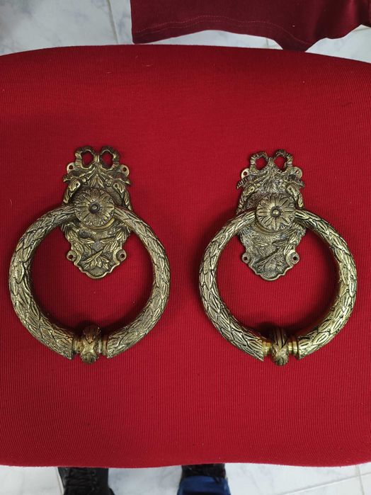 Batentes de Porta em Ferro Fundido