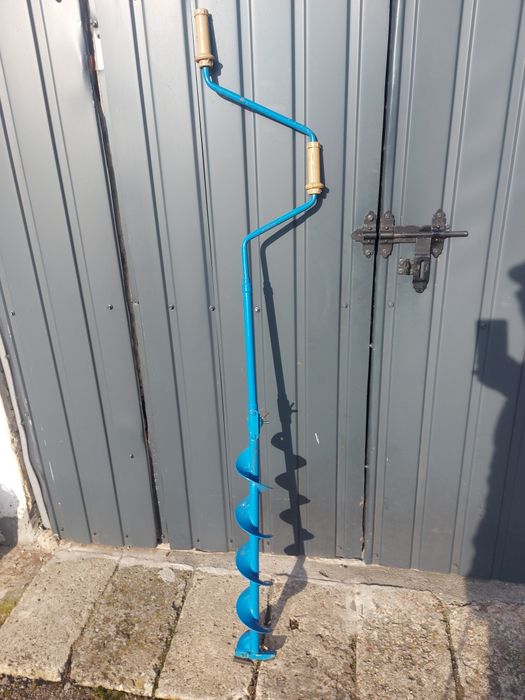 Wiertło do lodu dla wedkarza