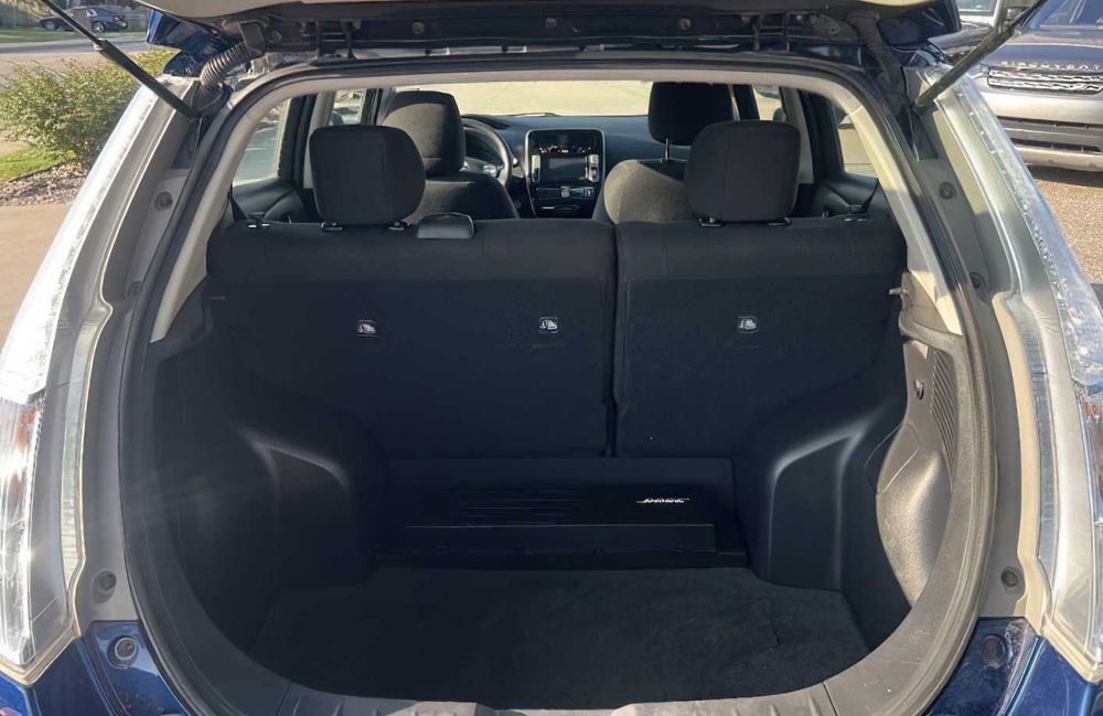 Nissan LEAF SL      2017