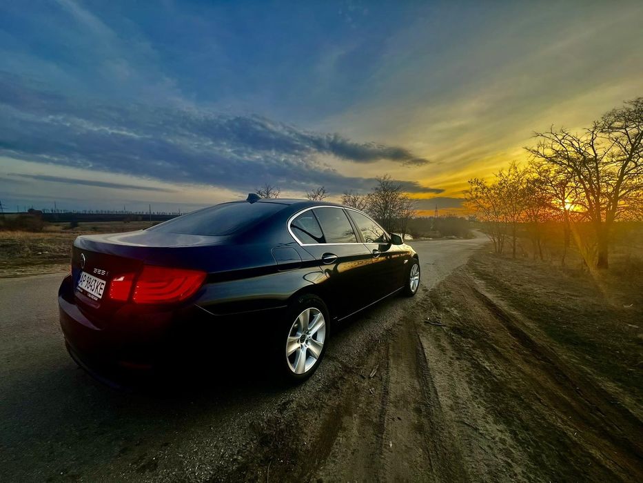BMW F 10 (528) 2011 Атмосфера