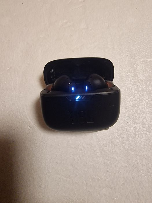 Sluchawki Bluetooth Jbl tune230nc  sprawne