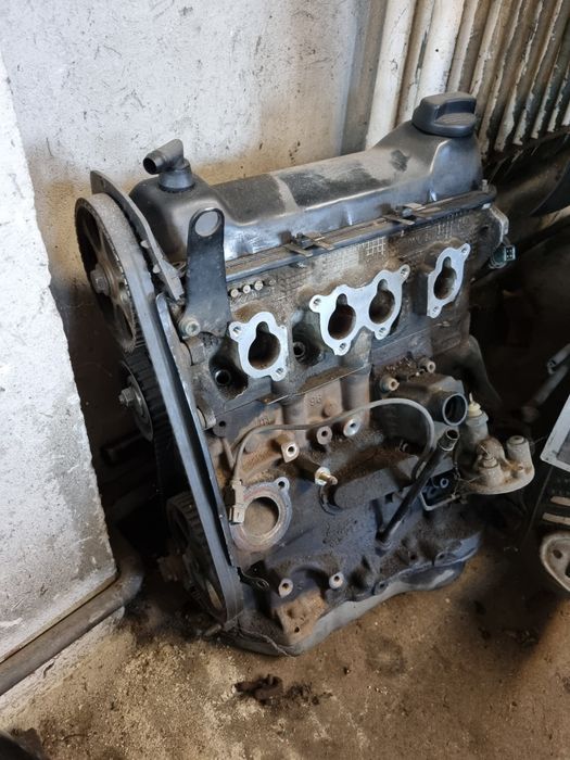 Części VW5 Golf 3 skrzynia 1.6 aft, sprzęgło, klamki, lampy