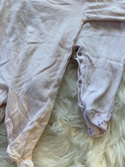 Pajacyki niemowlęce dla dziewczynki 2 sztuki zapinane na zatrzask