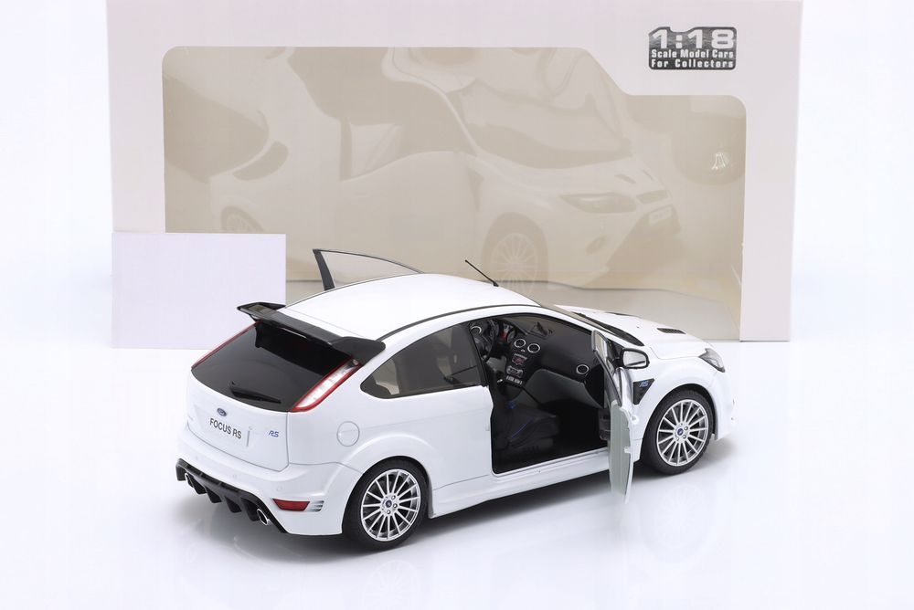 Solido Ford Focus RS MK II 2009 White 1:18 S1813102