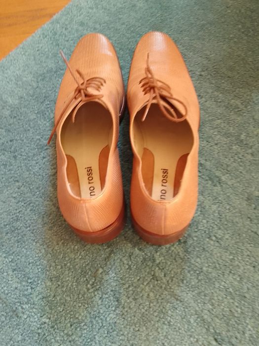 Skórzane półbuty wiązane Gino Rossi