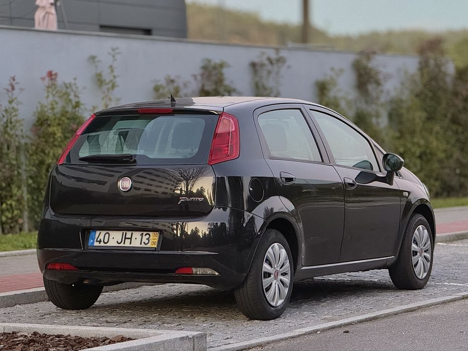 Fiat Punto 2010 - 5 Lugares
