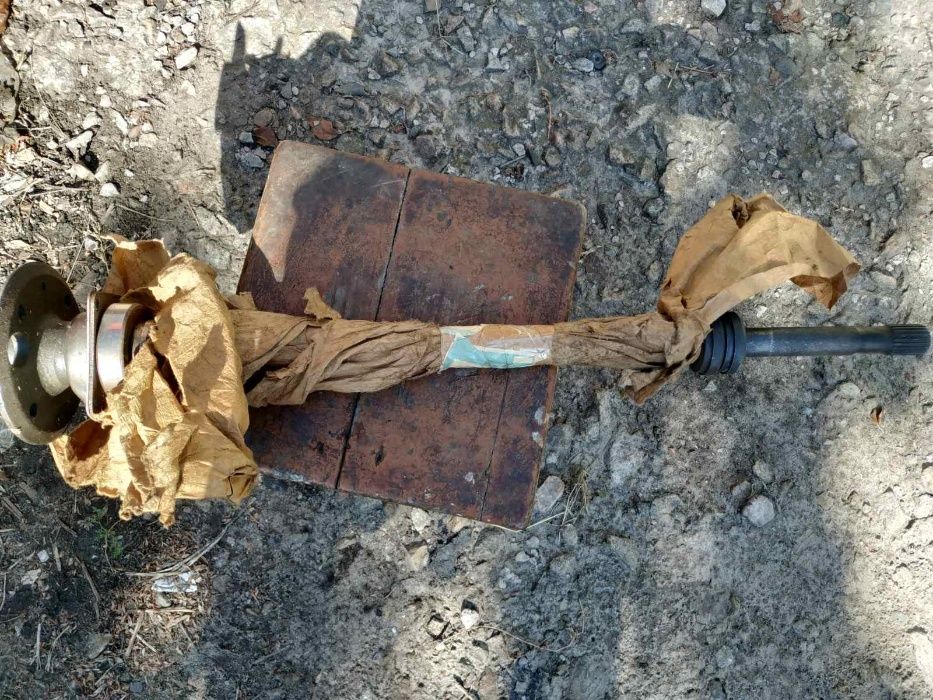 Полуось задняя новая