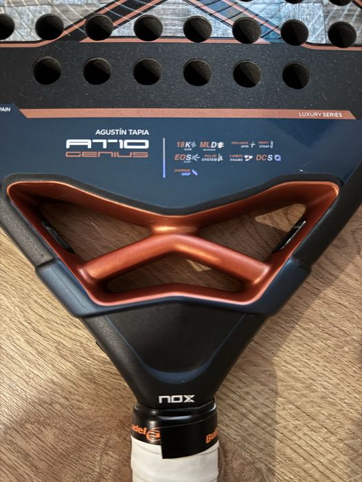 Raquete de Padel Nox AT10 Luxury Genius 18K Alum 2025 **NOVA**