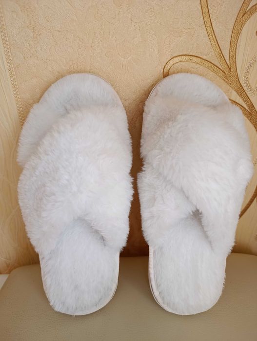 Кімнатні капці Sinsay