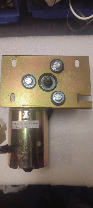 Silnik wycieraczek ZN-181 12V STAR 266