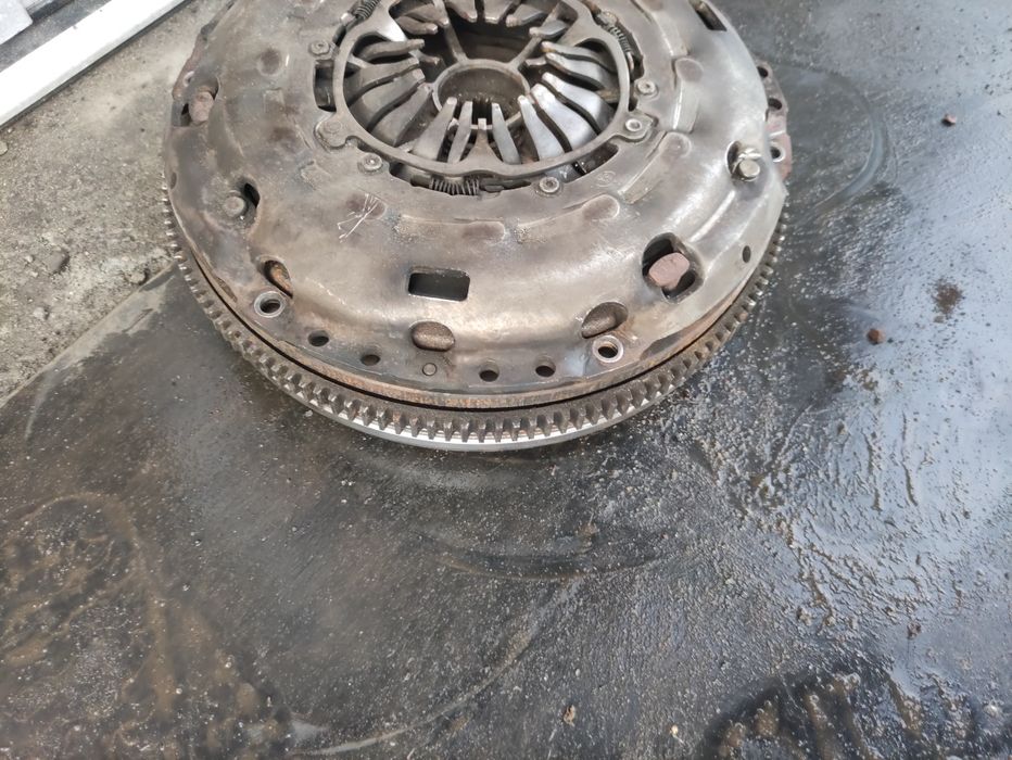 Koło dwumasowe dwumasa tarcza sprzęgła docisk VW T5 2.5 TDI