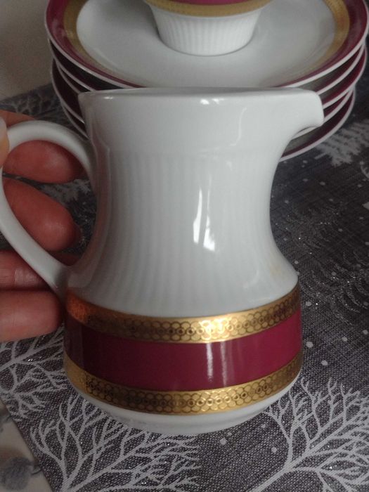 Sygnowany- porcelanowy zestaw do kawy- herbaty na 10 osób